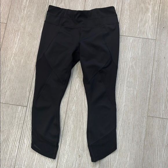 Athleta Mesh Capri Sonar Black Leggings size Small - Picture 4 of 14